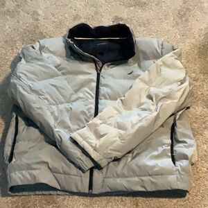 Nautica Gray Puffer Jacket Lightweight Sporty Design